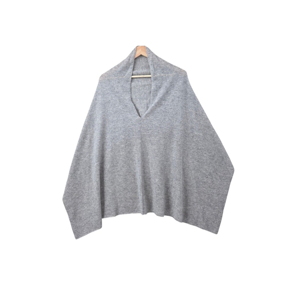 InCashmere Womens One Size Gray 100% Cashmere V Neck Cropped Back Poncho Topper